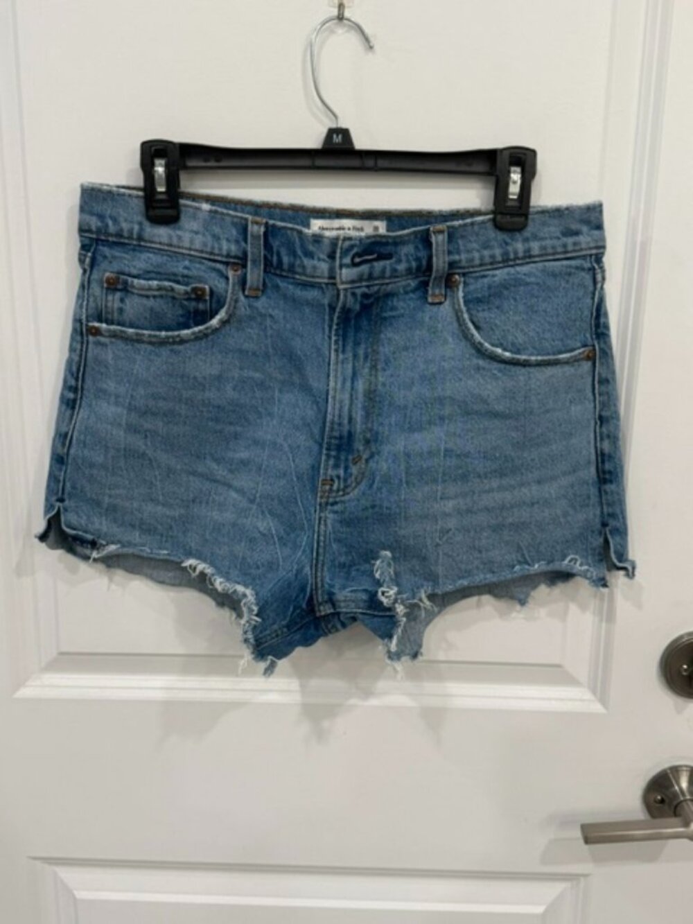 Abercrombie & Fitch The Mom Short High Rise
